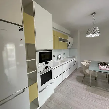 Lake Apartment Tirana Apartman